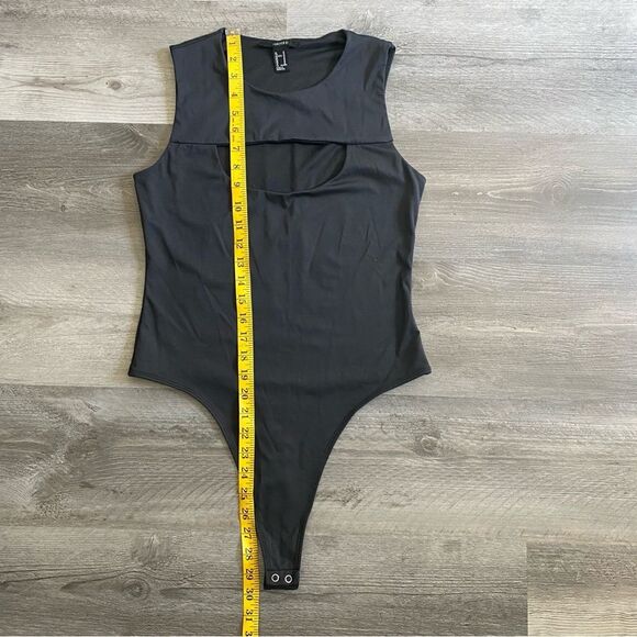 Forever21 Thong Bodysuit Black Peekaboo Cut Out Medium Going Out - Picture 8 of 9